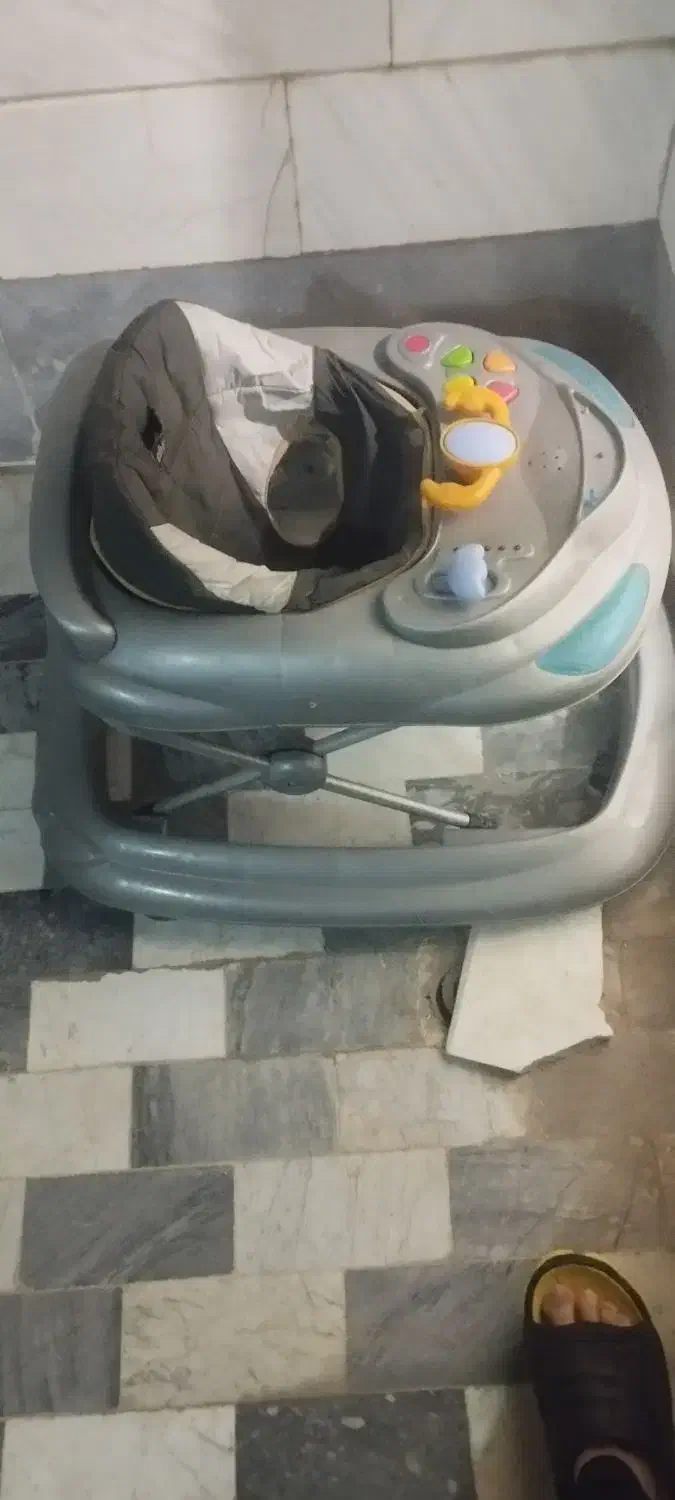 روروک|کالسکه و لوازم جانبی|قم, نیروگاه|دیوار