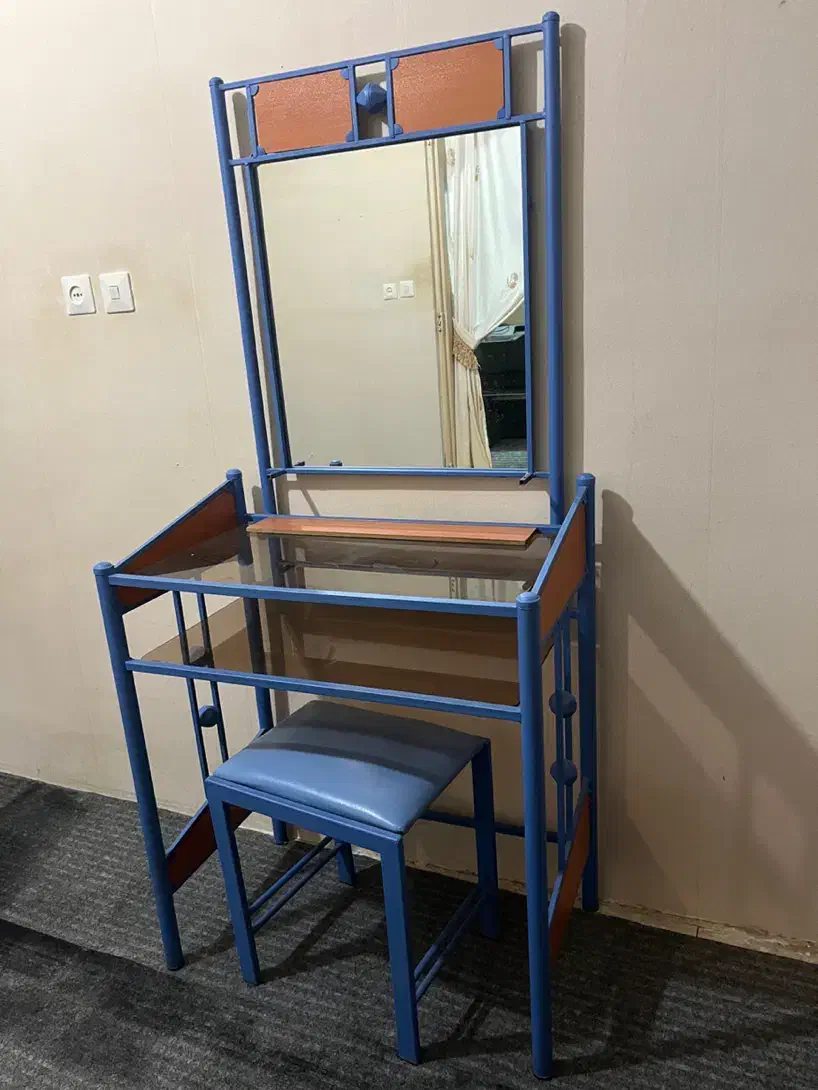 میز آرایش|میز و صندلی غذاخوری|قم, عربستان|دیوار