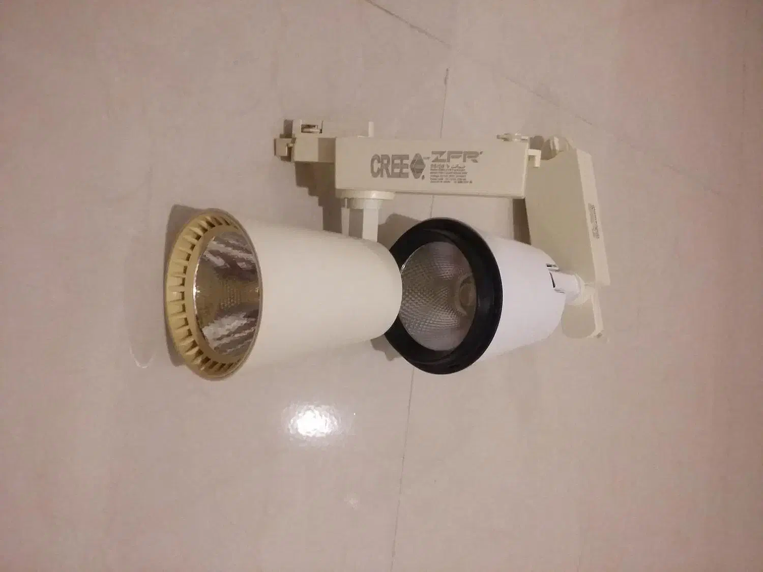 چراغ ریلی قابل تنظیم پروژگتور پنل سقفی تو کار تخت.|لامپ و چراغ|رشت, چله خانه|دیوار