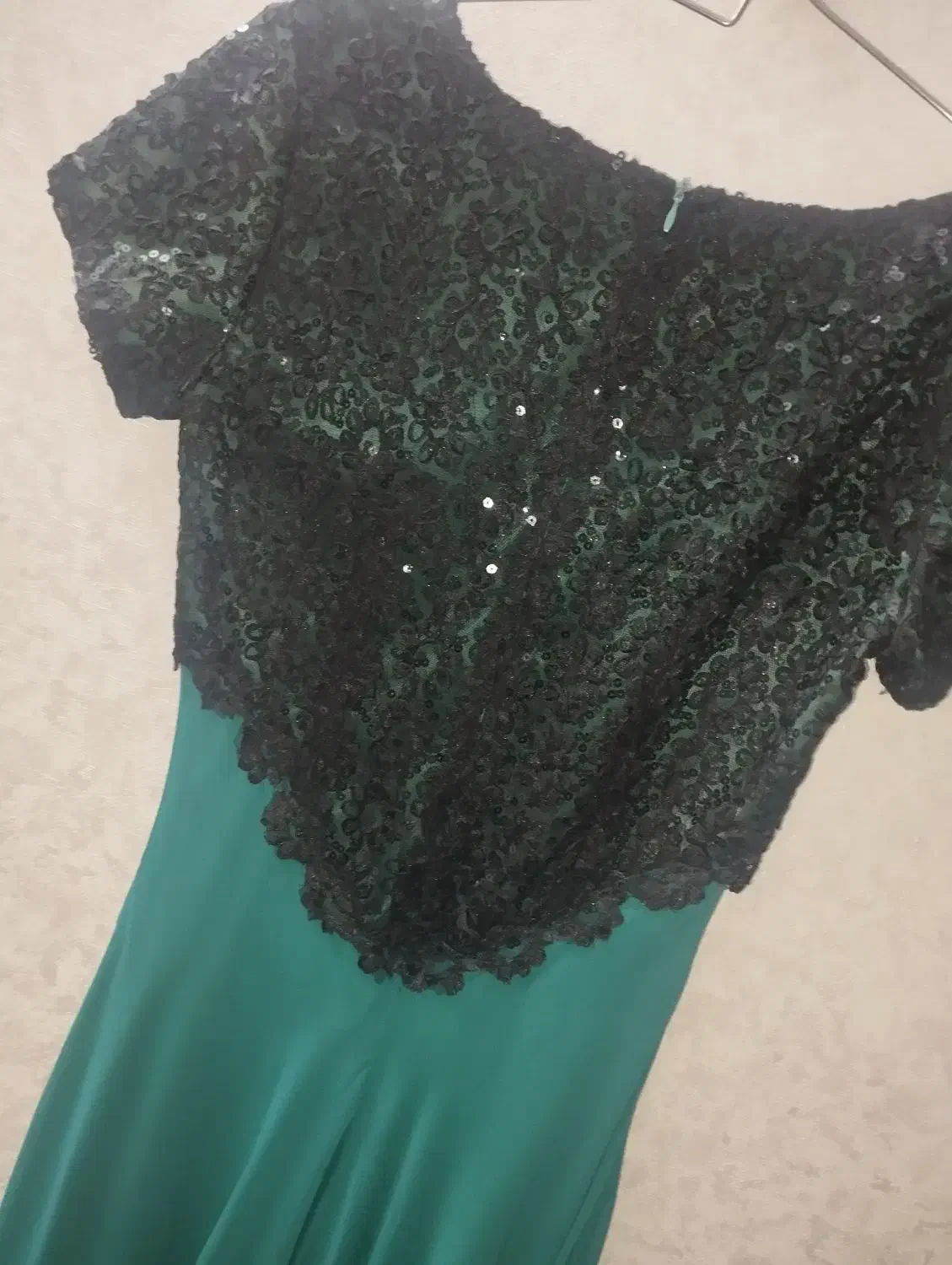 لباس مجلسی|لباس|ری, فیروزآبادی|دیوار