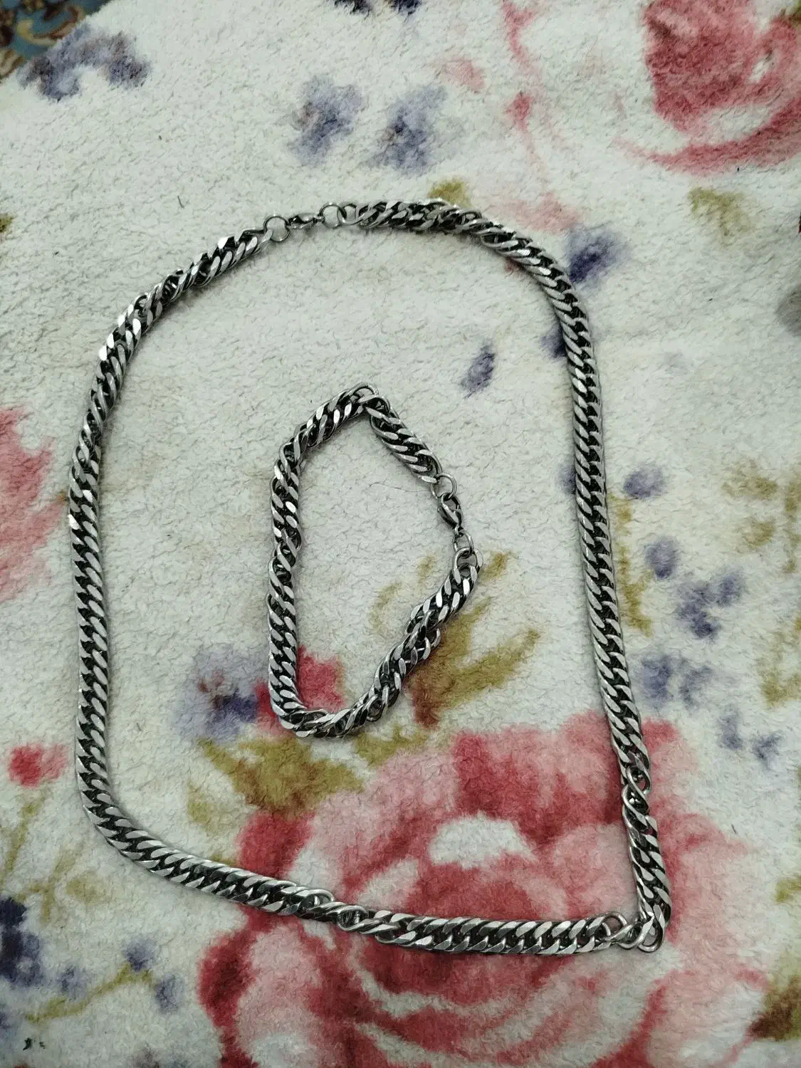 زنجیر|بدلیجات|برازجان, |دیوار