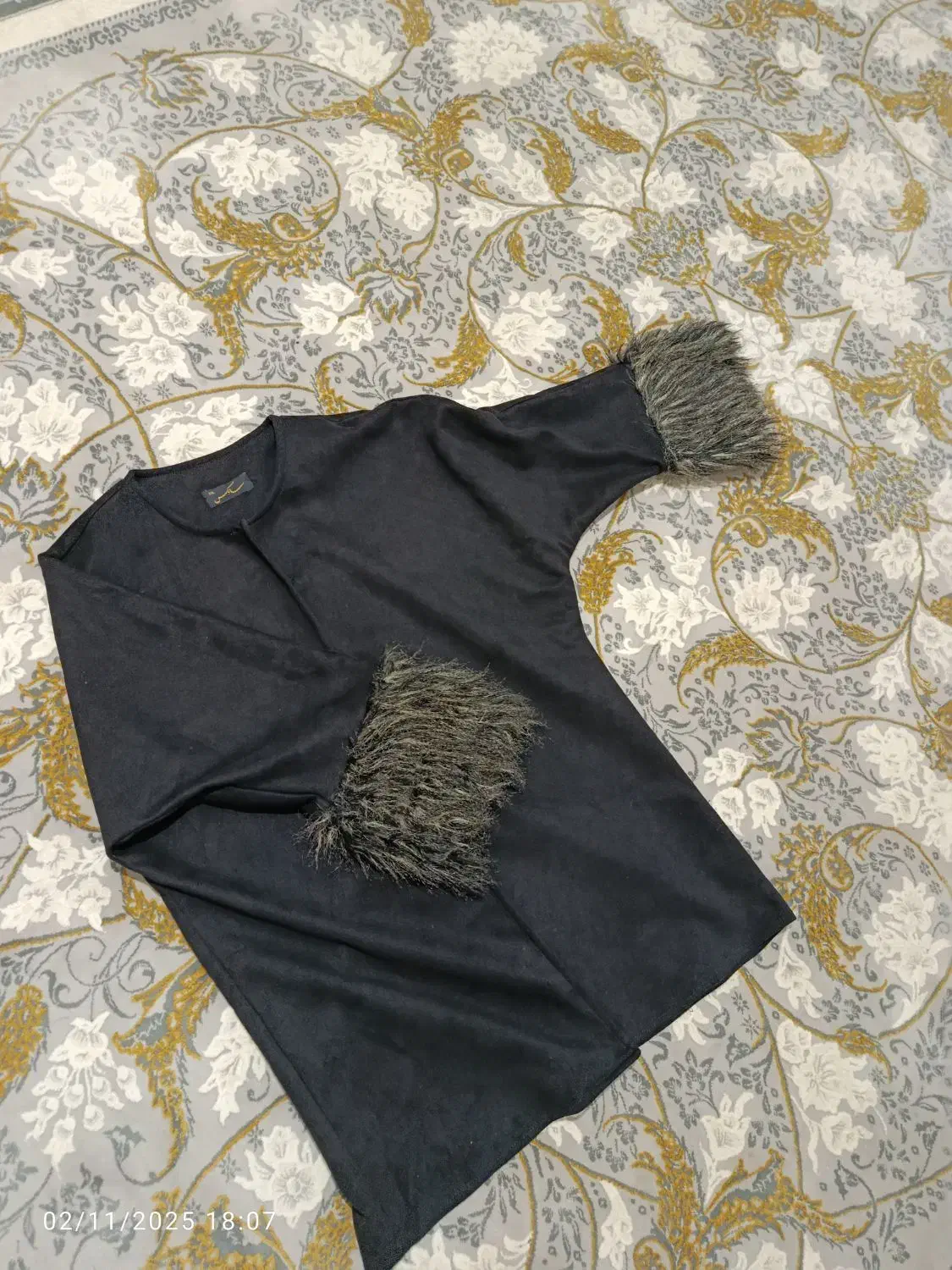 مانتو سویت مشگی|لباس|نیشابور, دارایی|دیوار