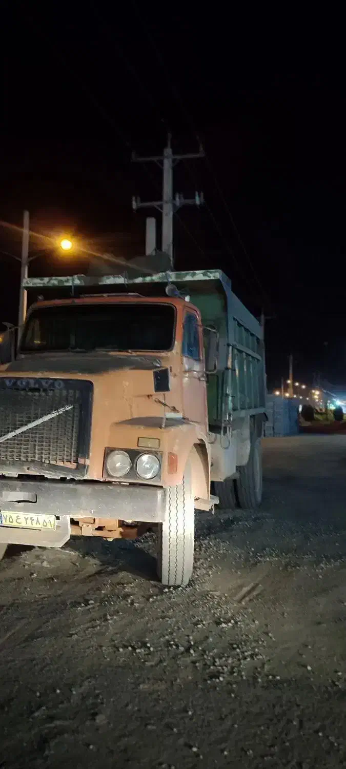 فروش یک دانگ ماشین ولوو ب همراه رانندگی|خودرو سنگین|قروه, |دیوار