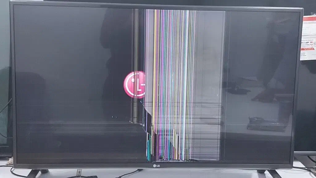 تلویزیون ال جی پنل شکسته|تلویزیون و پروژکتور|ایلام, |دیوار