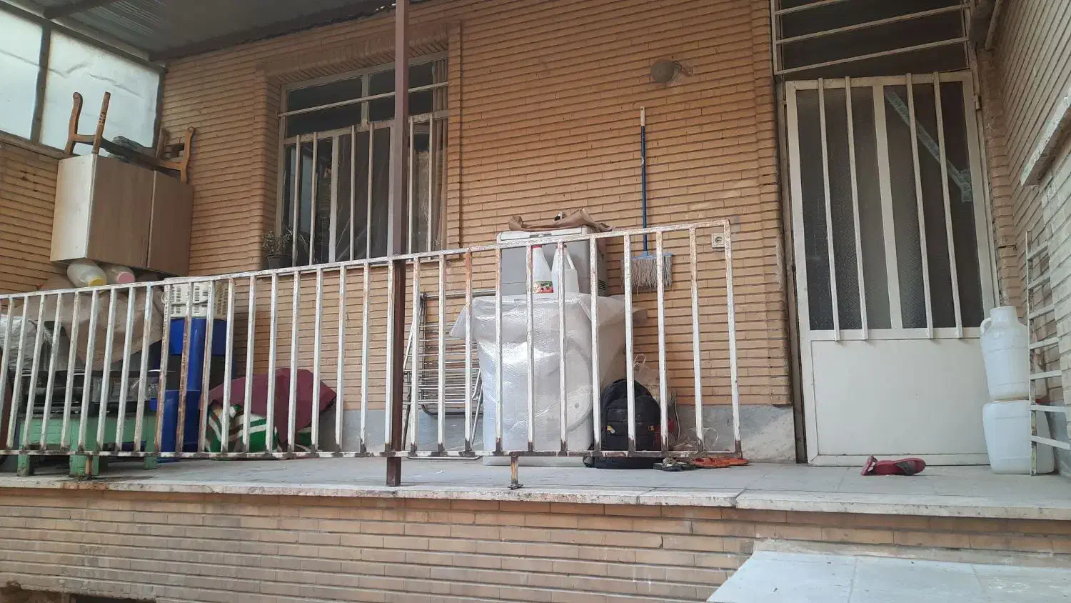 ۶۳مترطبقه اول پارکینگ انباری روبه پارک پامچال