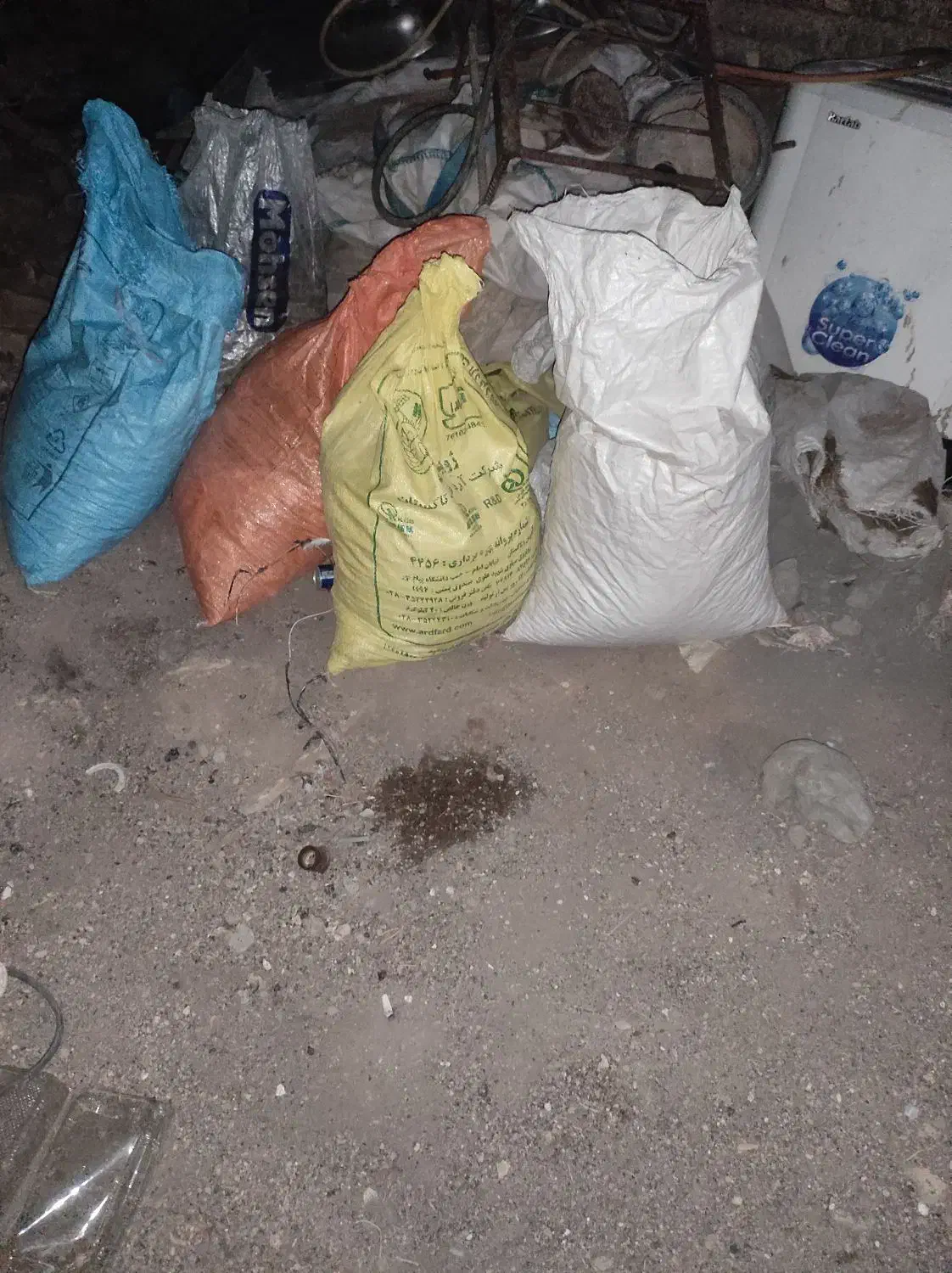 کود کبوتر برای باغ|گل و گیاه طبیعی|اسفرورین, |دیوار