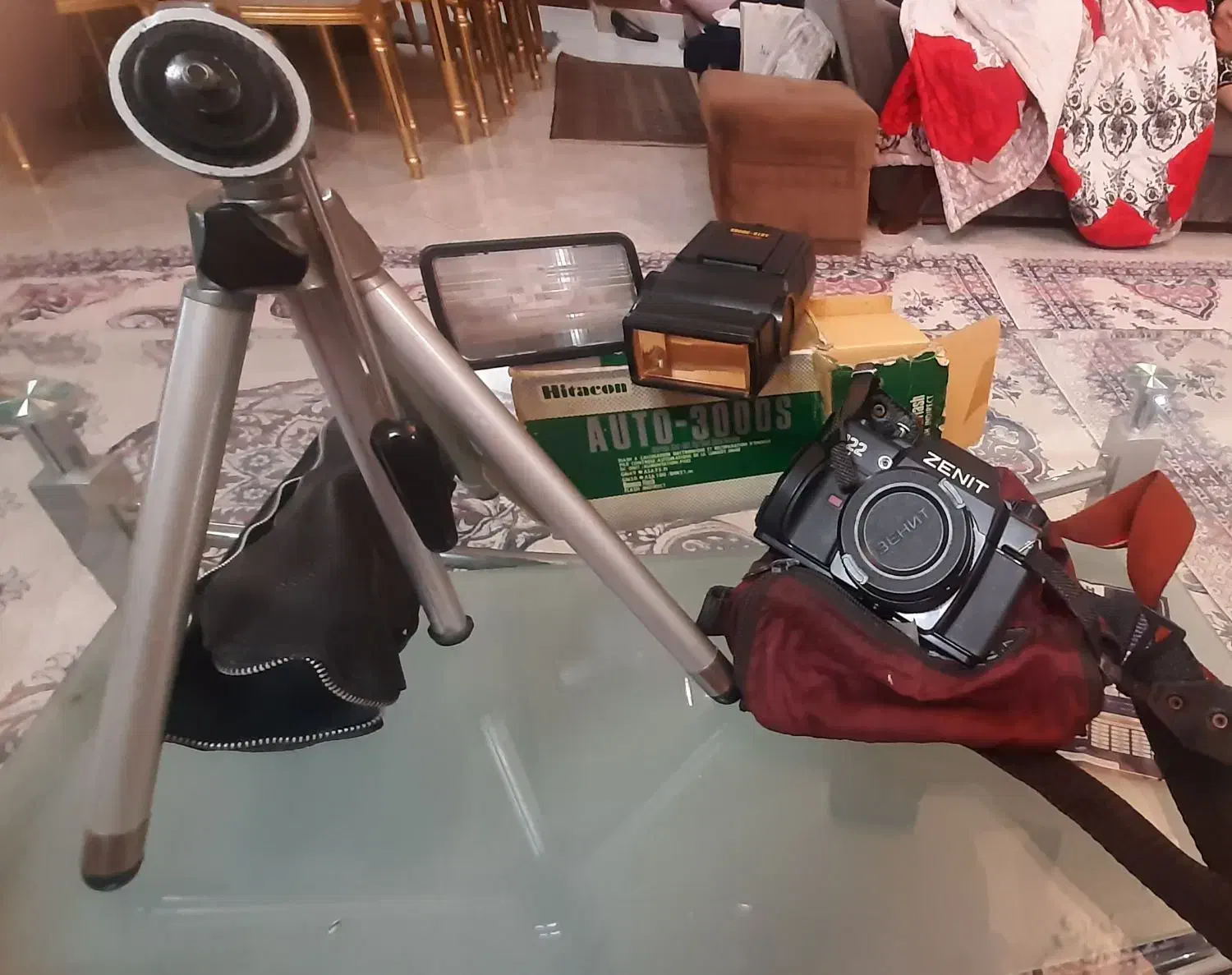 دوربین آنالوگ زنیت ۱۲۲ به همرا فلاش و سه پایه|دوربین عکاسی و فیلم‌برداری|مشهد, تربیت (صدف)|دیوار