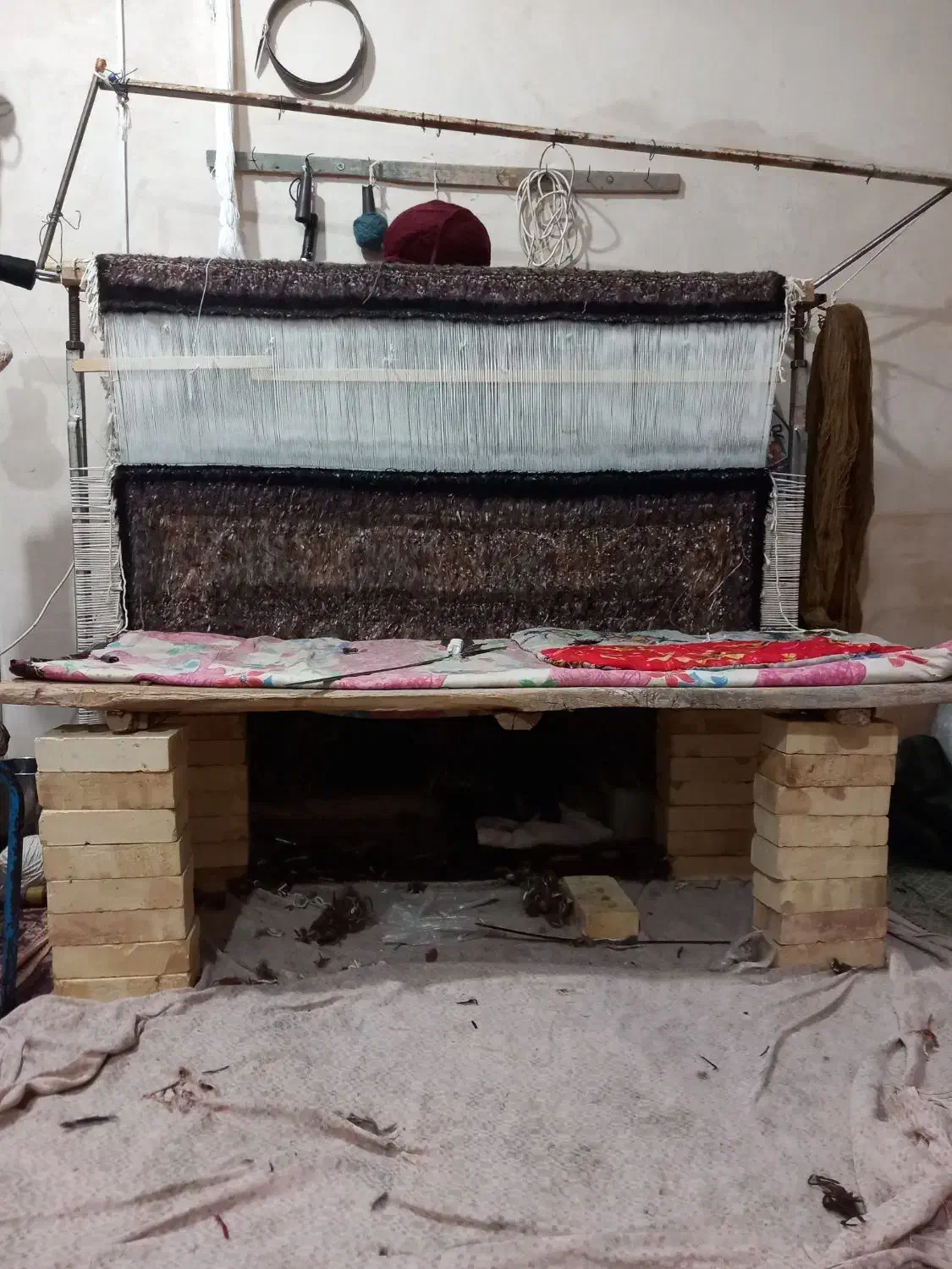 فرش دستبافت سورمه ای|فرش|خوی, |دیوار