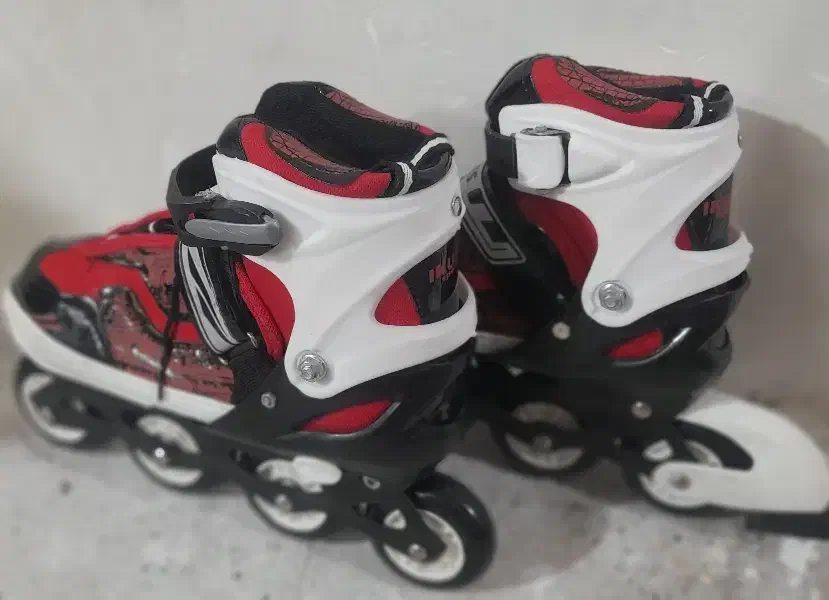 کفش اسکیت|دوچرخه، اسکیت، اسکوتر|تهران, مینابی|دیوار