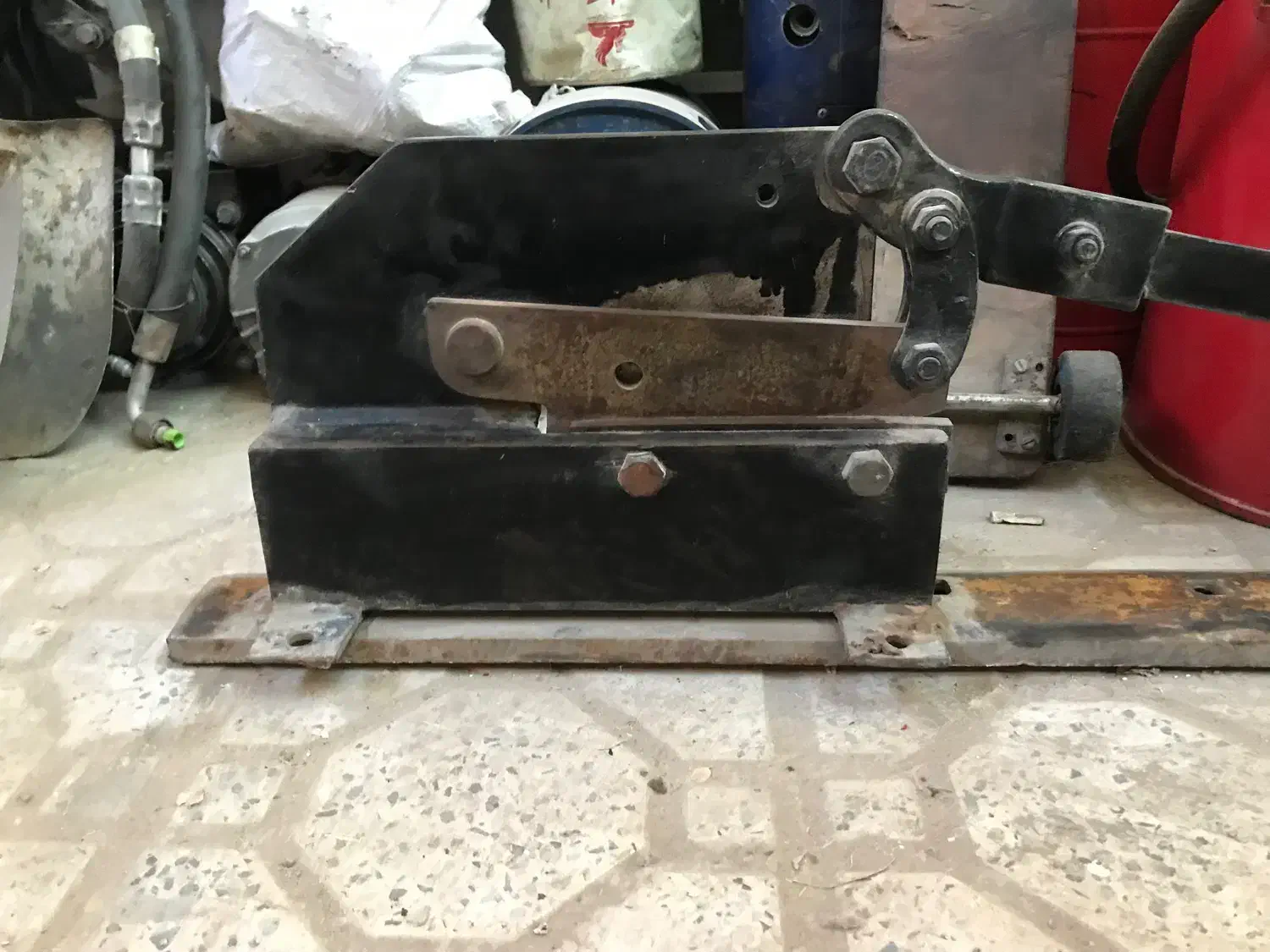 قیچی ورق بر|ابزارآلات|مبارکه, |دیوار