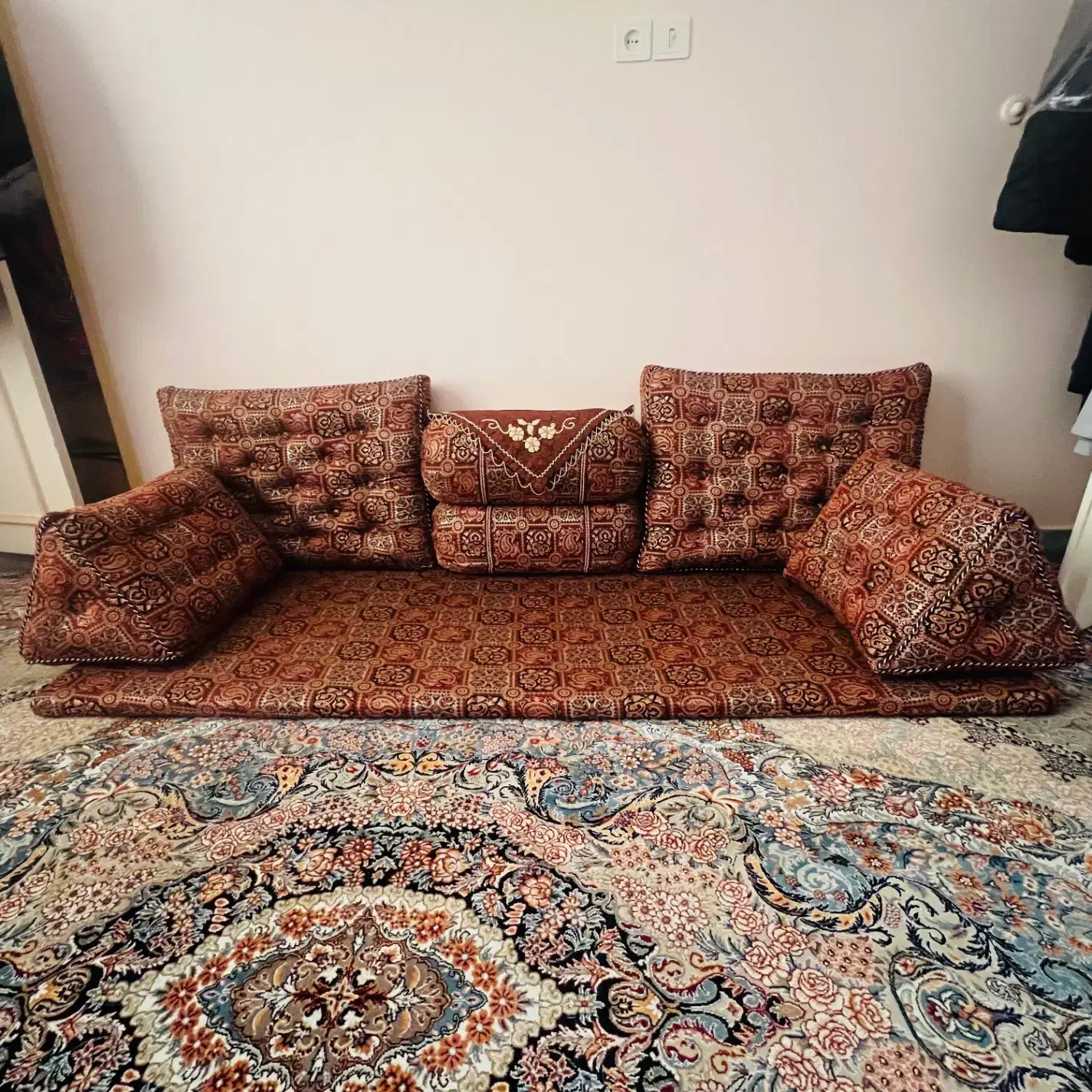 شاه نشین|پشتی|قم, انسجام|دیوار