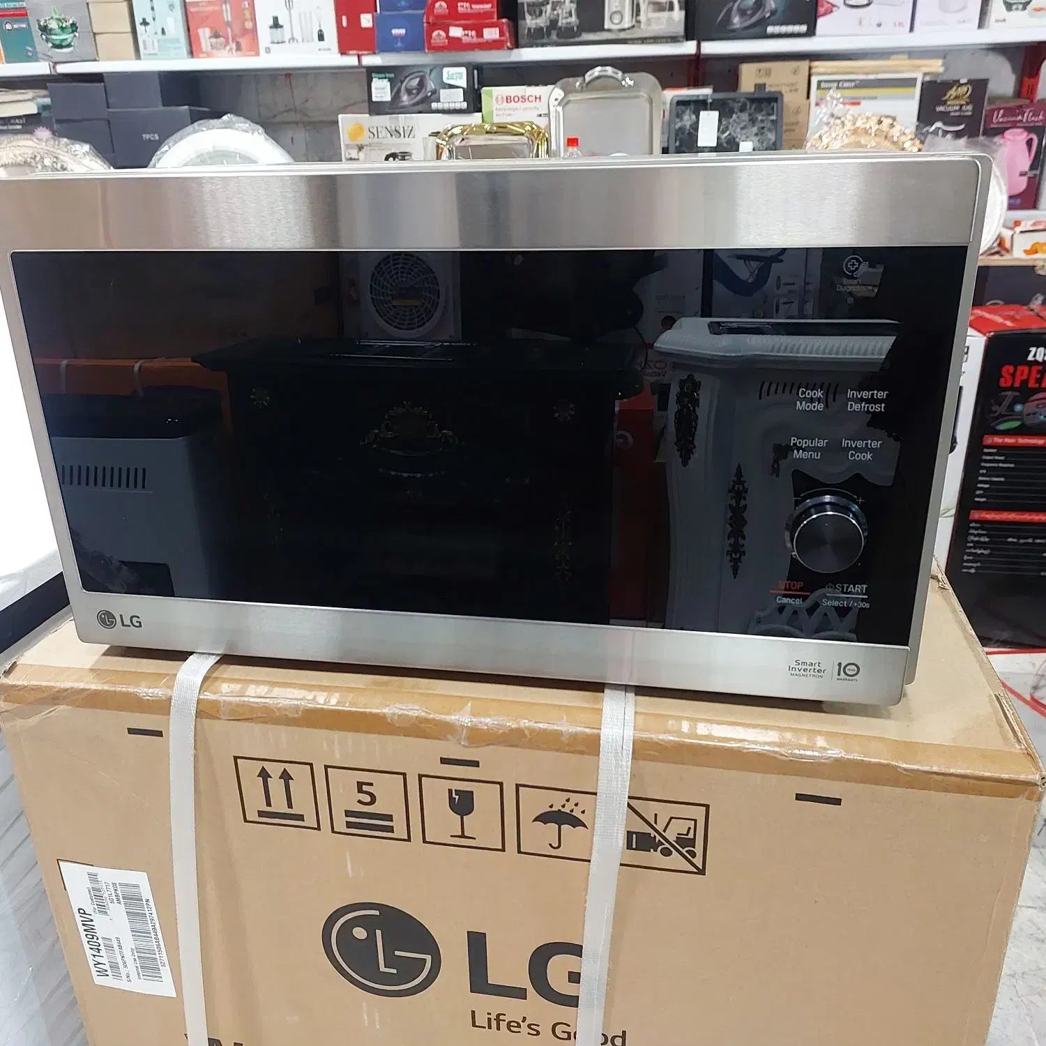 مایکروویو الجی ۴۲ لیتر|اجاق گاز و لوازم برقی پخت‌وپز|محمدشهر, سیدآباد|دیوار