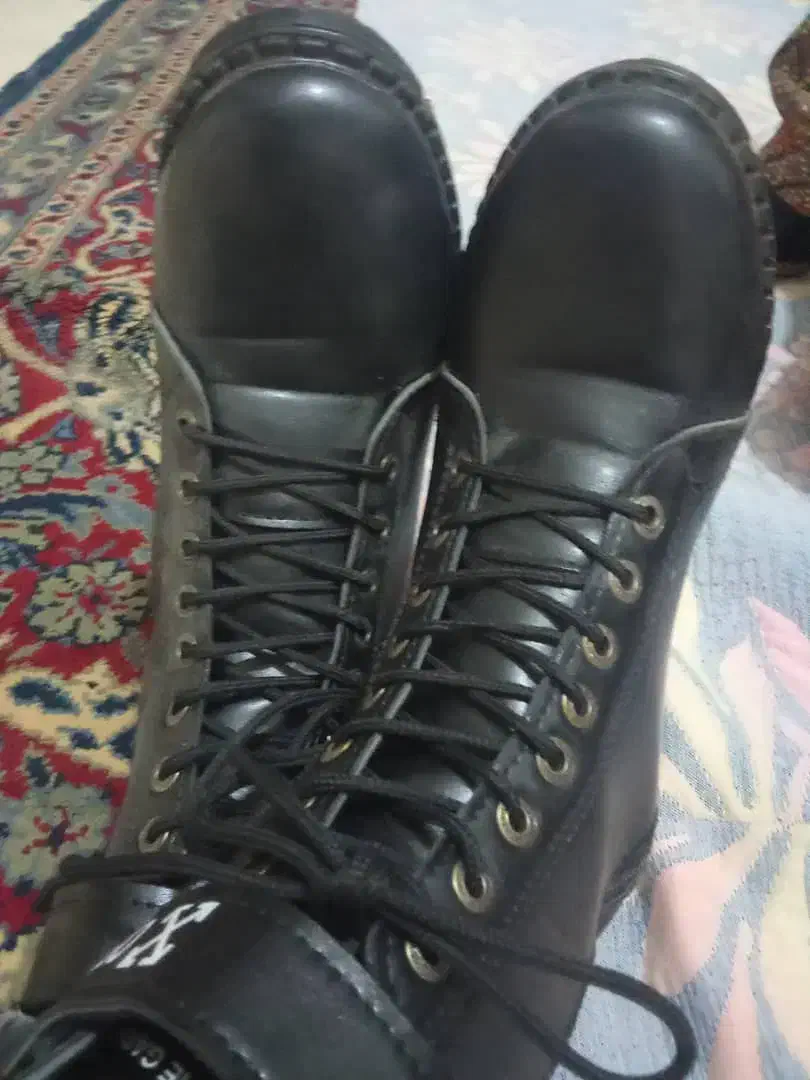 نیم بوت|کیف، کفش، کمربند|یاسوج, |دیوار