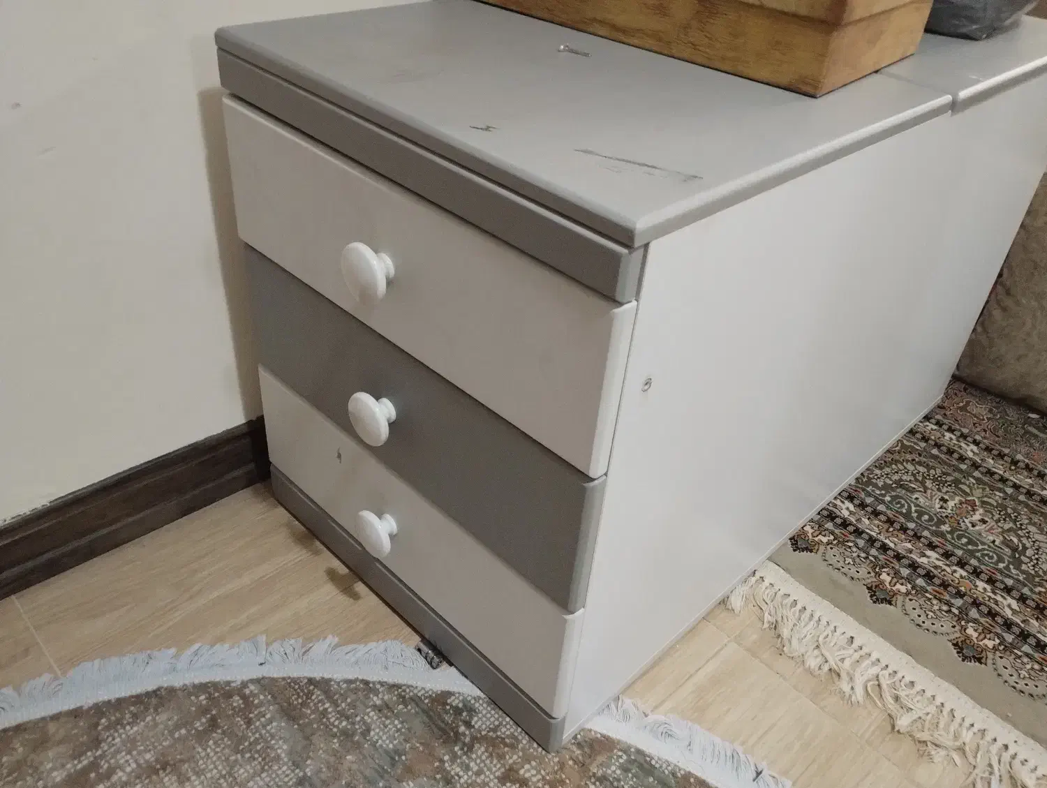 کمد پاتختی نوجوان|تخت و سرویس خواب|اهواز, شهرک دانشگاه|دیوار