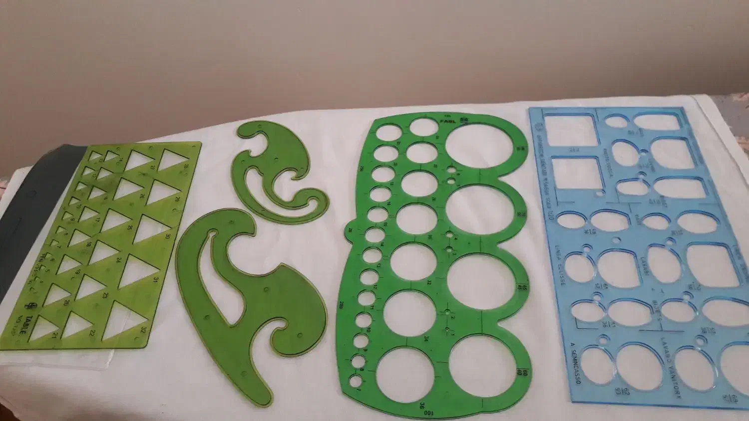 وسایل طراحی و گرافیک وو|کتاب و مجله آموزشی|تهران, شهرک بوعلی|دیوار