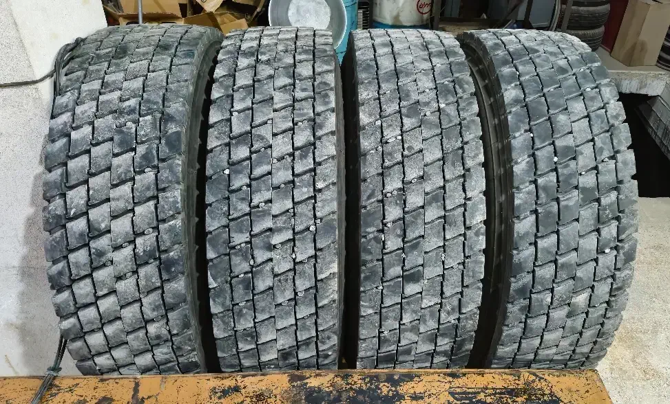 لاستیک جینیو ۳۱۵ فاق ۸۰|قطعات یدکی و لوازم جانبی|کاکی, |دیوار