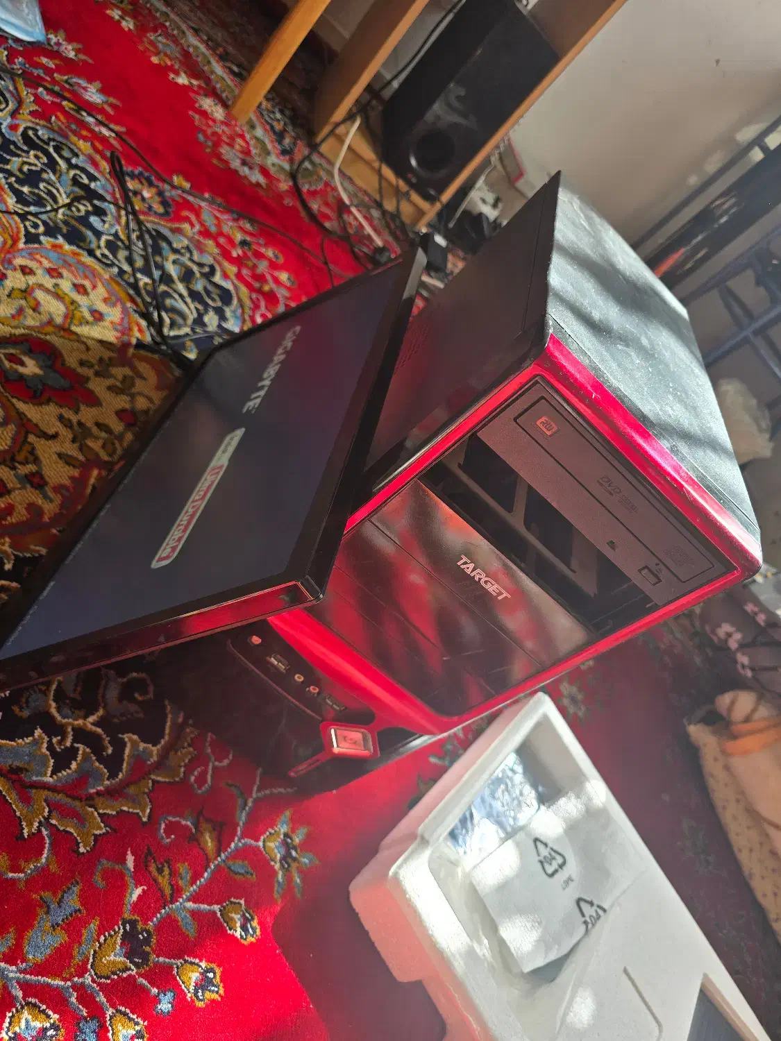 کامپیوتر نسل ۳|رایانه رومیزی|هرسین, |دیوار