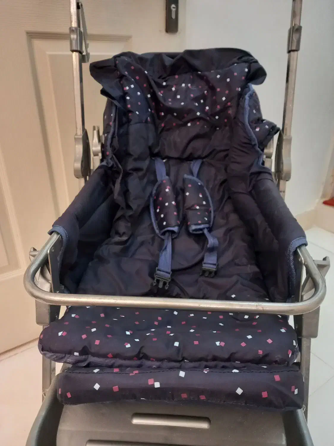 کالسکه بچه|اسباب و اثاث بچه|اراک, |دیوار