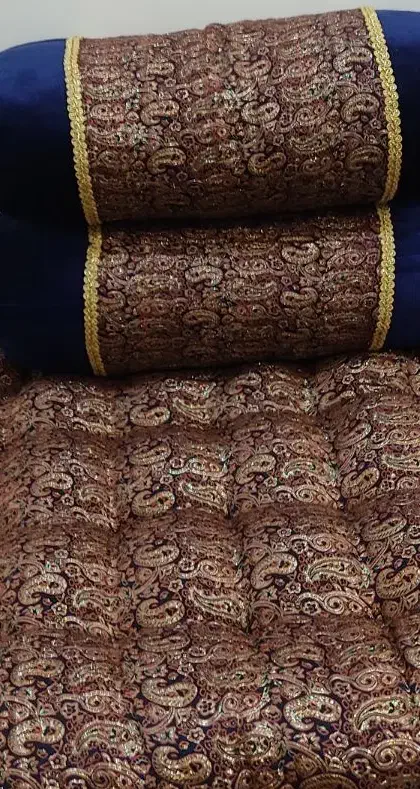 دو دست تشک سنتی|رختخواب، بالش، پتو|قم, امامزاده ابراهیم|دیوار