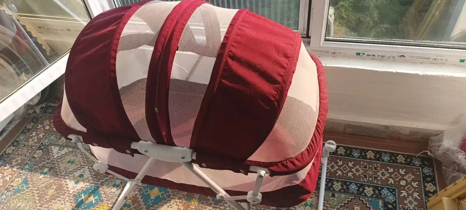 گهواره زرشکی|تخت و صندلی بچه|رشت, پل تالشان|دیوار