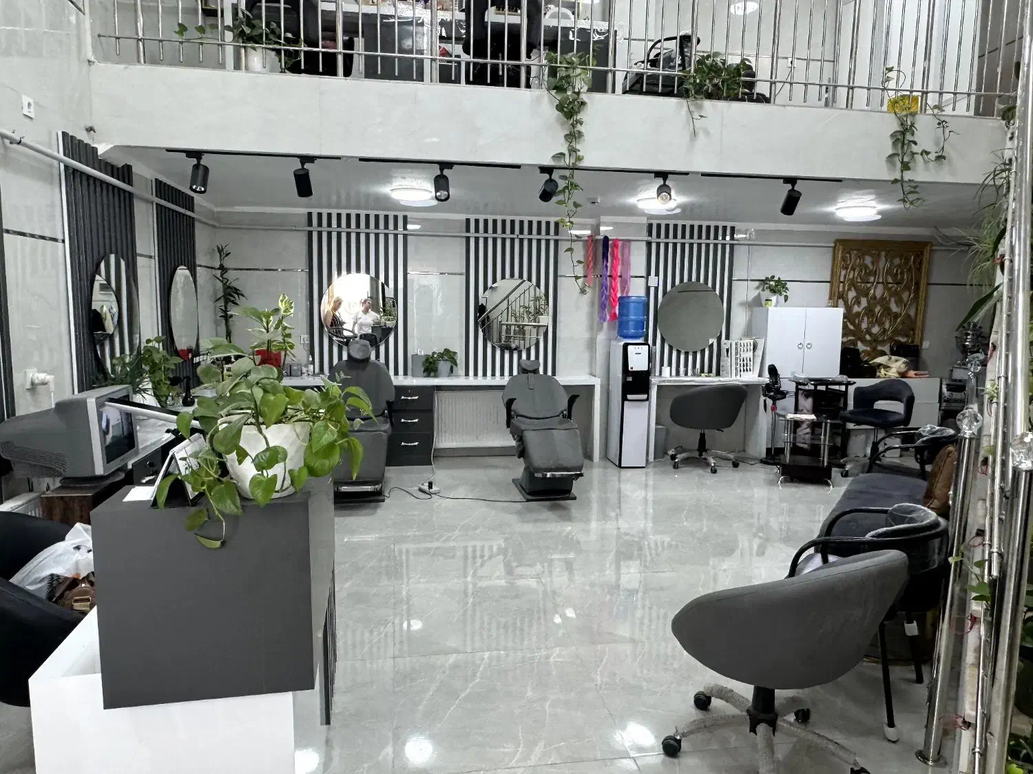 فروش تمامی تجهیزات ارایشگاهی|آرایشگاه و سالن‌های زیبایی|تبریز, |دیوار