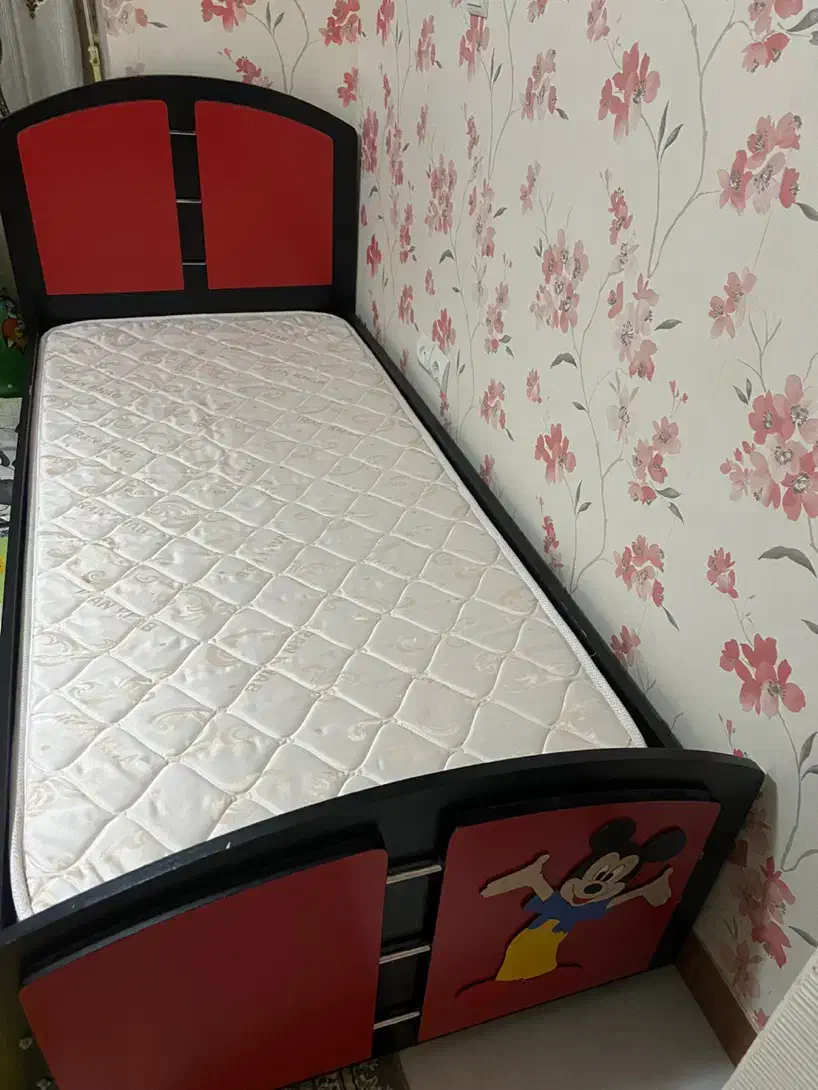 تخت نوجوان با تشک در حد نو|تخت و سرویس خواب|مرند, |دیوار