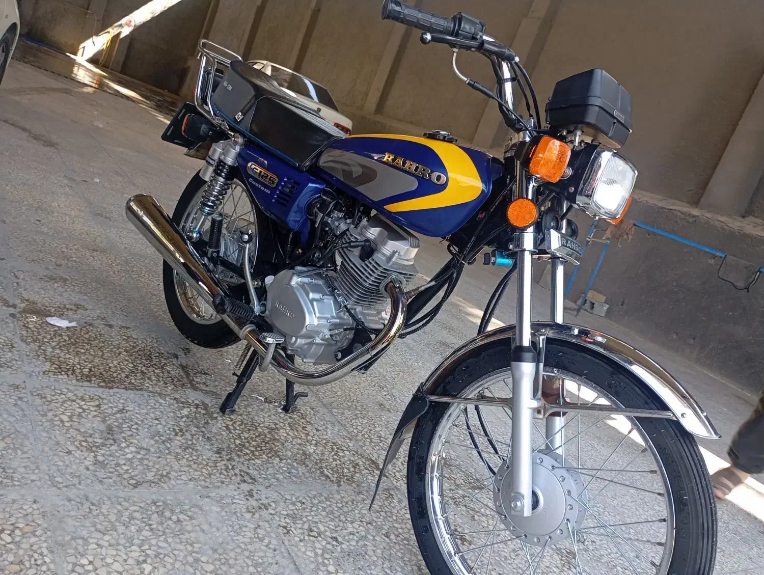 رهرو a1|موتورسیکلت|آبپخش, |دیوار