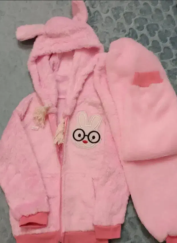 کابشن دخترانه|کفش و لباس بچه|ری, دیلمان|دیوار