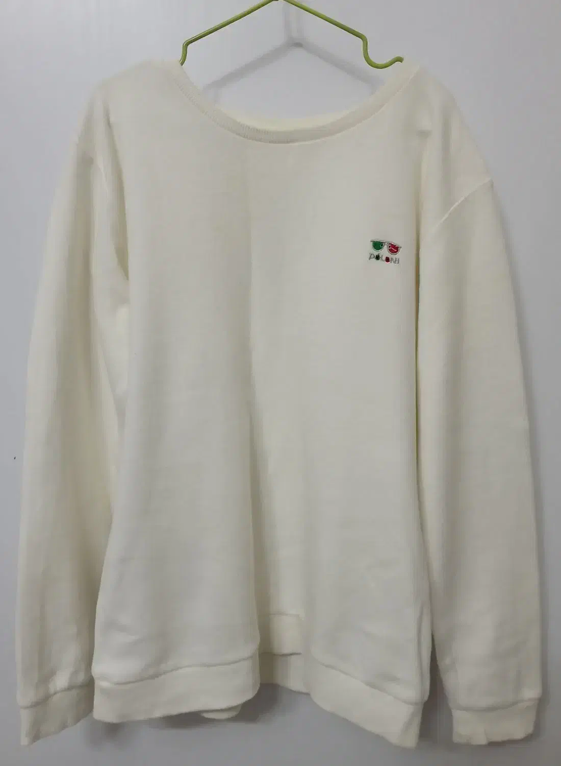 کاپشن خارجی|کفش و لباس بچه|قم, مسجد امام حسن|دیوار