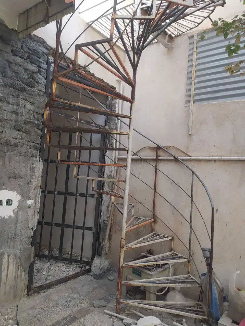 پله گرد|مصالح و تجهیزات ساختمان|مشهد, خواجه ربیع|دیوار