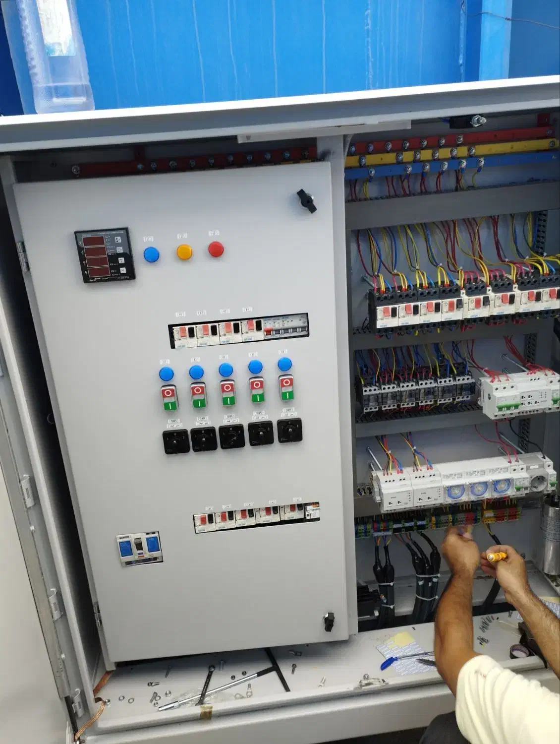 برقکار حرفه ای خدمات فوری|خدمات پیشه و مهارت|بندرعباس, |دیوار