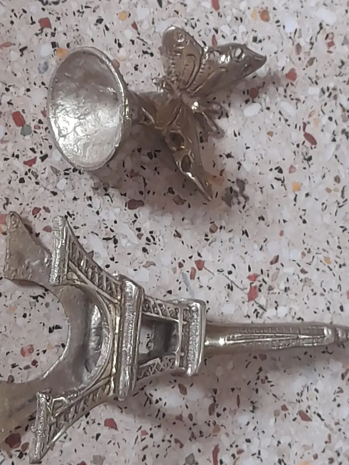 برج برنجی وپروانه برنجی|صنایع دستی و سایر لوازم تزئینی|برخوار, |دیوار