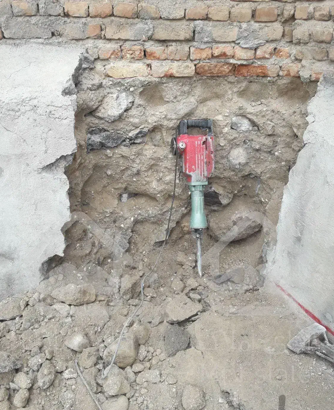 دژبر کاری ،کندن چاه ، سوراخکاری ،تخریب ساختمان|خدمات پیشه و مهارت|سراب, |دیوار