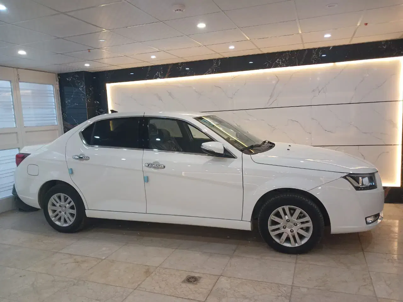 دنا پلاس ۶ دنده صفر|خودرو سواری و وانت|همدان, |دیوار