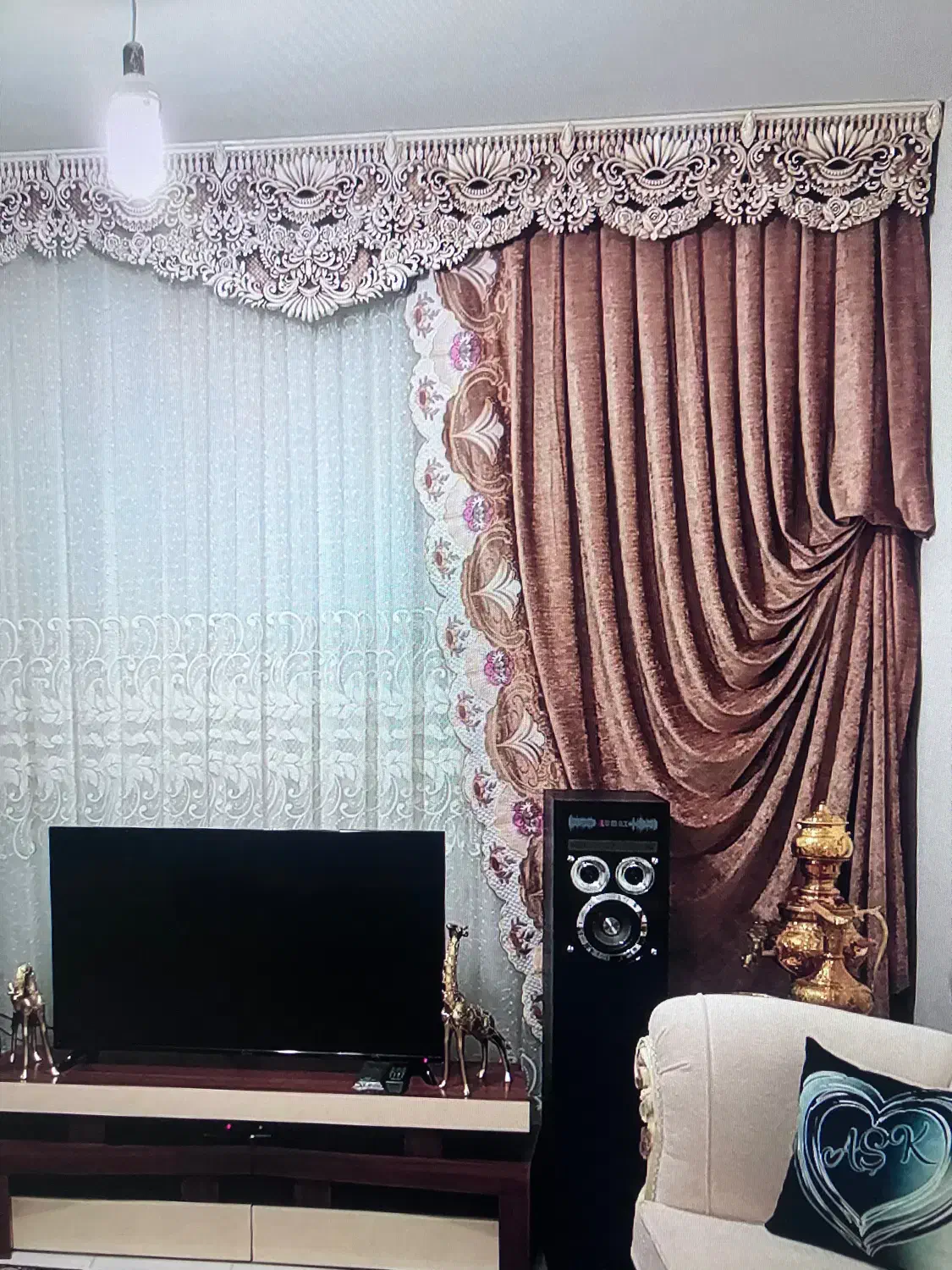 کنار پرده|پرده، رانر، رومیزی|محمدشهر, همایون ویلا|دیوار