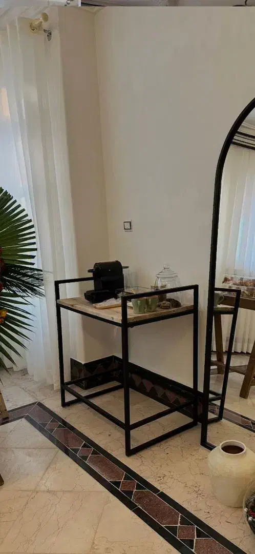 فروش دو کنسول با چوب گردو کوچک ۴، بزرگ ۵ میلیون|بوفه، ویترین، کنسول|رامسر, |دیوار