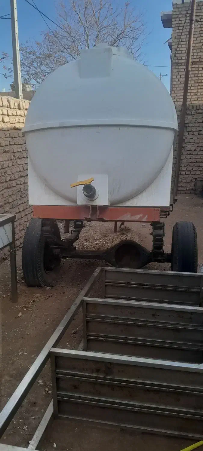 یک عدد تانکر آبرسان 2500لیتری ویک عدد وارمن|مصالح و تجهیزات ساختمان|میان جلگه, |دیوار