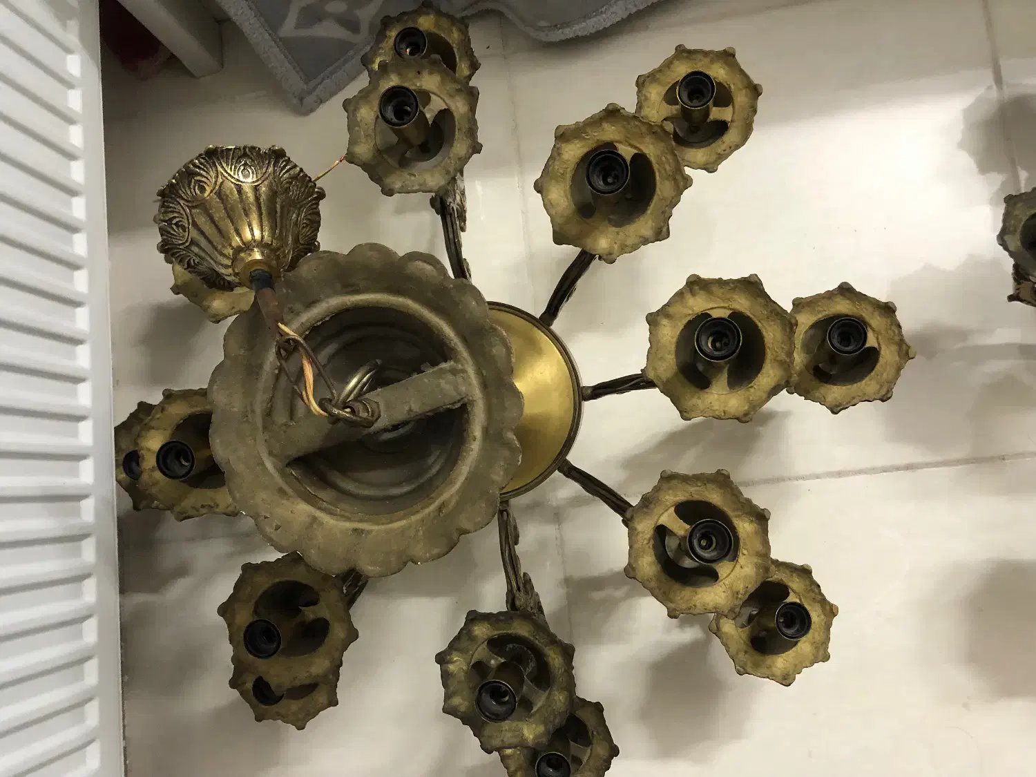 دو عدد لوستر ۱۶ شاخه برنز اصل قدیمی|لوستر و چراغ آویز|دامغان, |دیوار