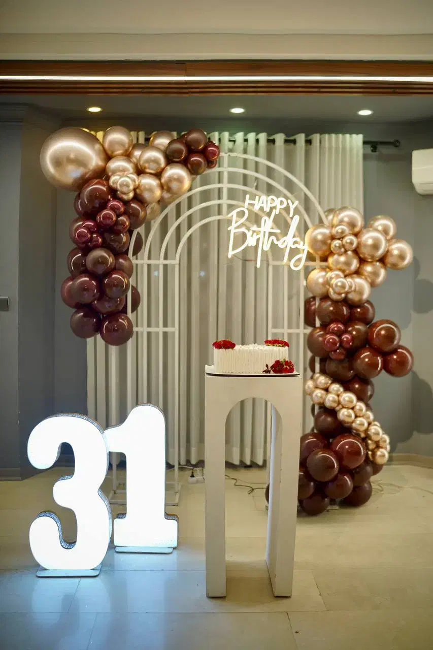 اجرا انواع بادکنک ارایی و گل ارایی تولد افتتاحیه|خدمات پذیرایی، مراسم|بندر انزلی, چهارفریضه|دیوار