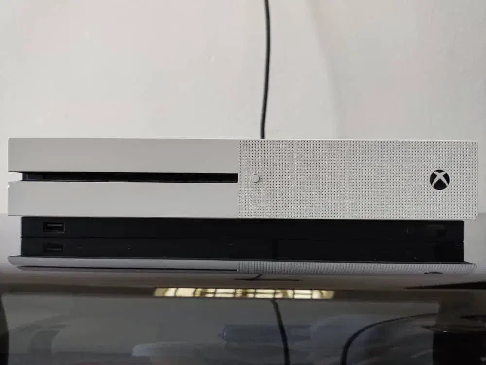 Xbox One S استوک|کنسول، بازی ویدئویی و آنلاین|شیراز, درکی|دیوار