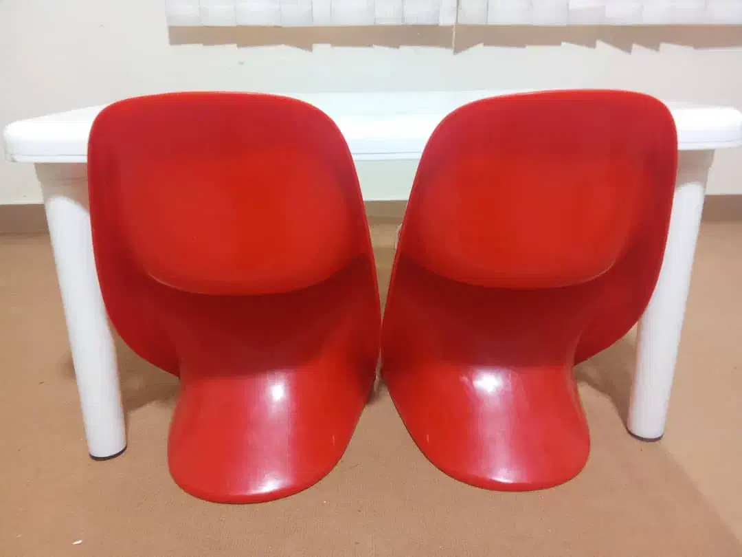 میزوصندلی بچگانه|تخت و صندلی بچه|شاهینشهر, بنیاد ازدواج|دیوار