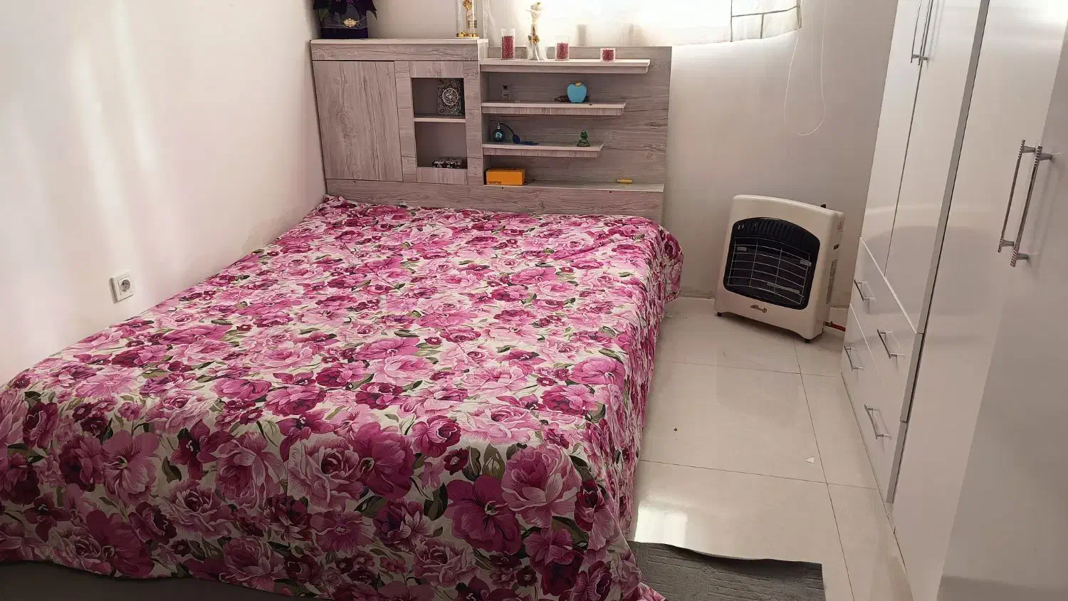 تخت دونفره باروتختی|تخت و سرویس خواب|گلبهار, شهر جدید گلبهار|دیوار