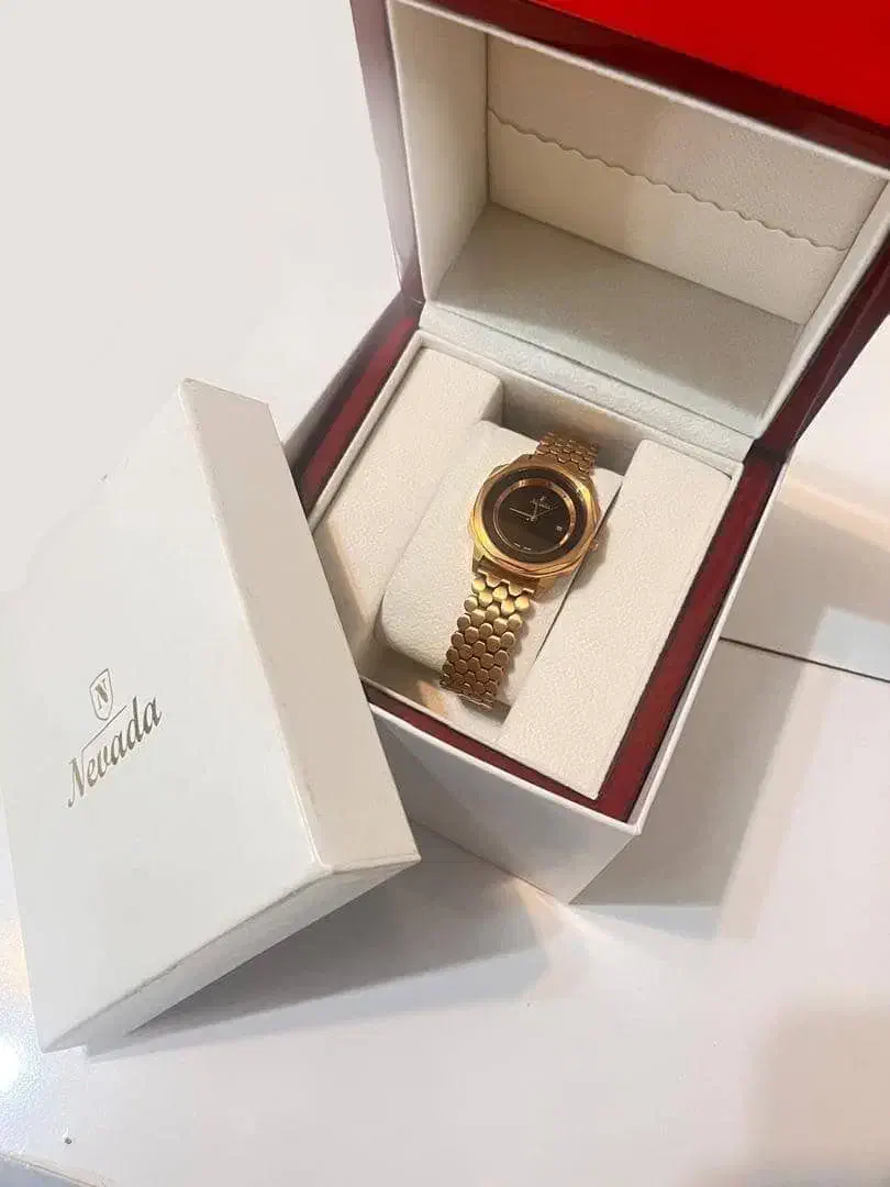 ساعت مچی مارک  نوادا سوسیس|ساعت|رشت, گلباغ نماز|دیوار