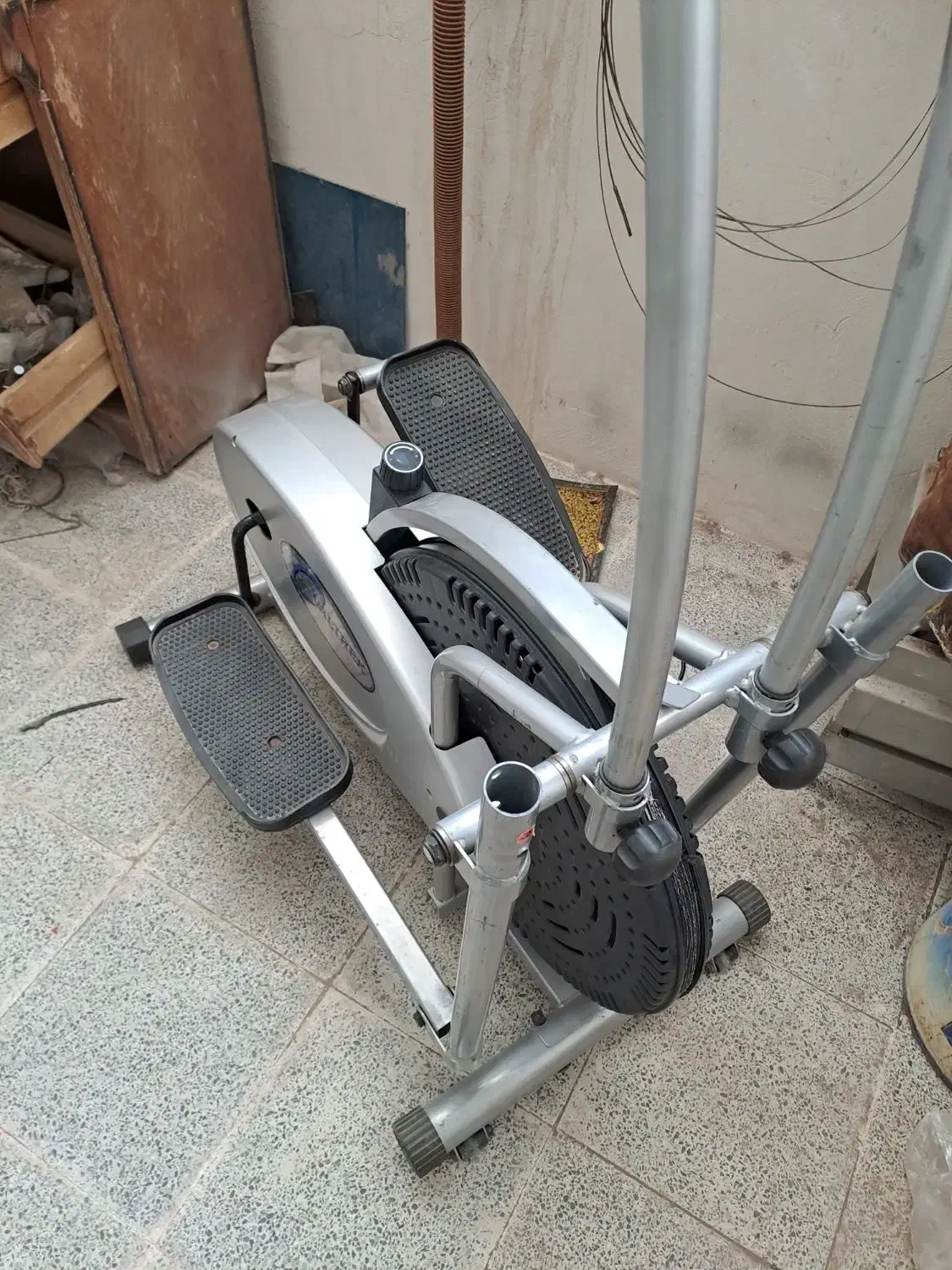 دوچرخه ثابت|دوچرخه، اسکیت، اسکوتر|هرند, |دیوار