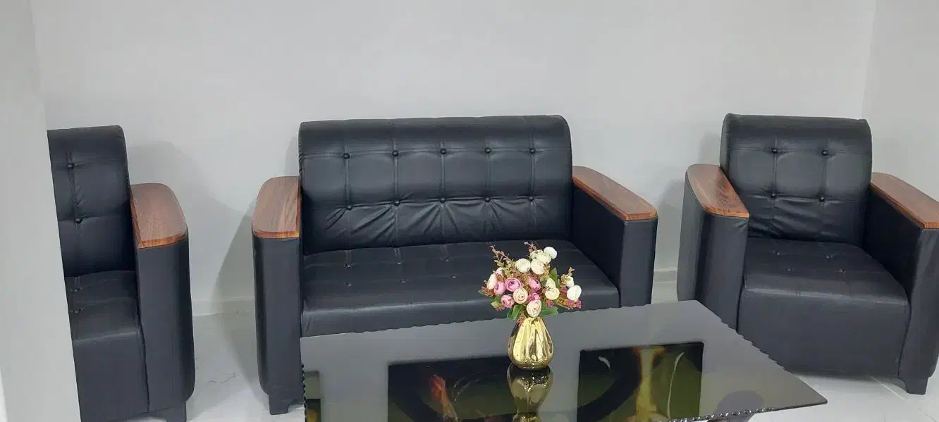 نیم ست چرمی|مبلمان خانگی و میز عسلی|اصفهان, وحید|دیوار