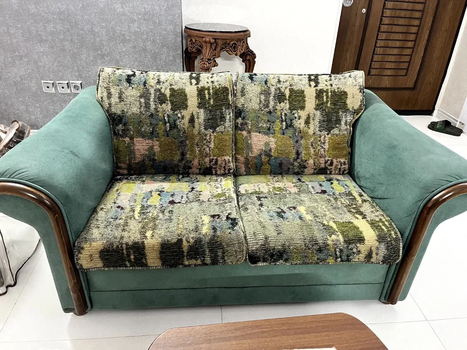 نیم ست مبل راحتی|مبلمان خانگی و میز عسلی|اصفهان, خانه اصفهان|دیوار