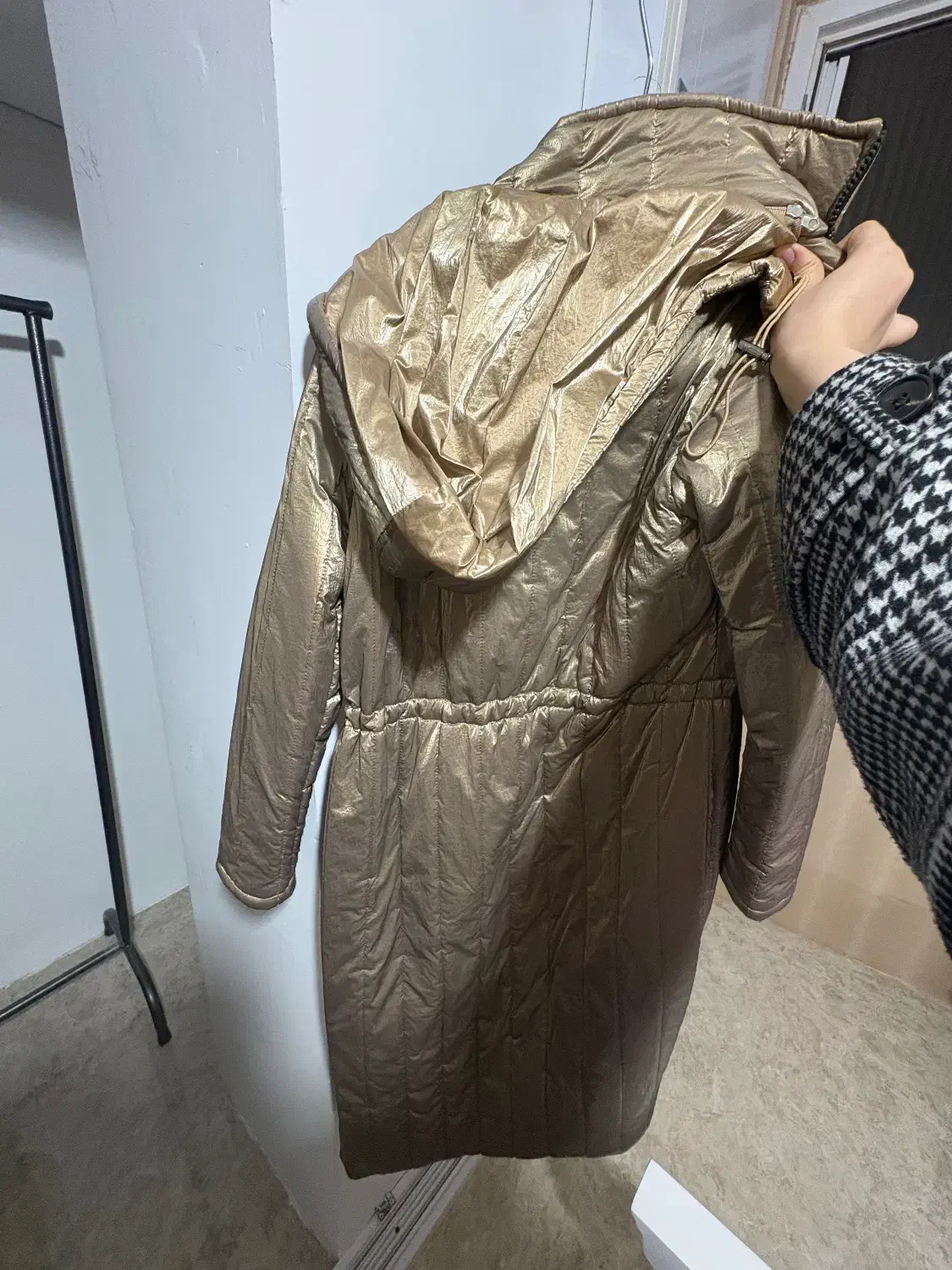 بارونی|لباس|سبزوار, ولیعصر (نجار آباد)|دیوار