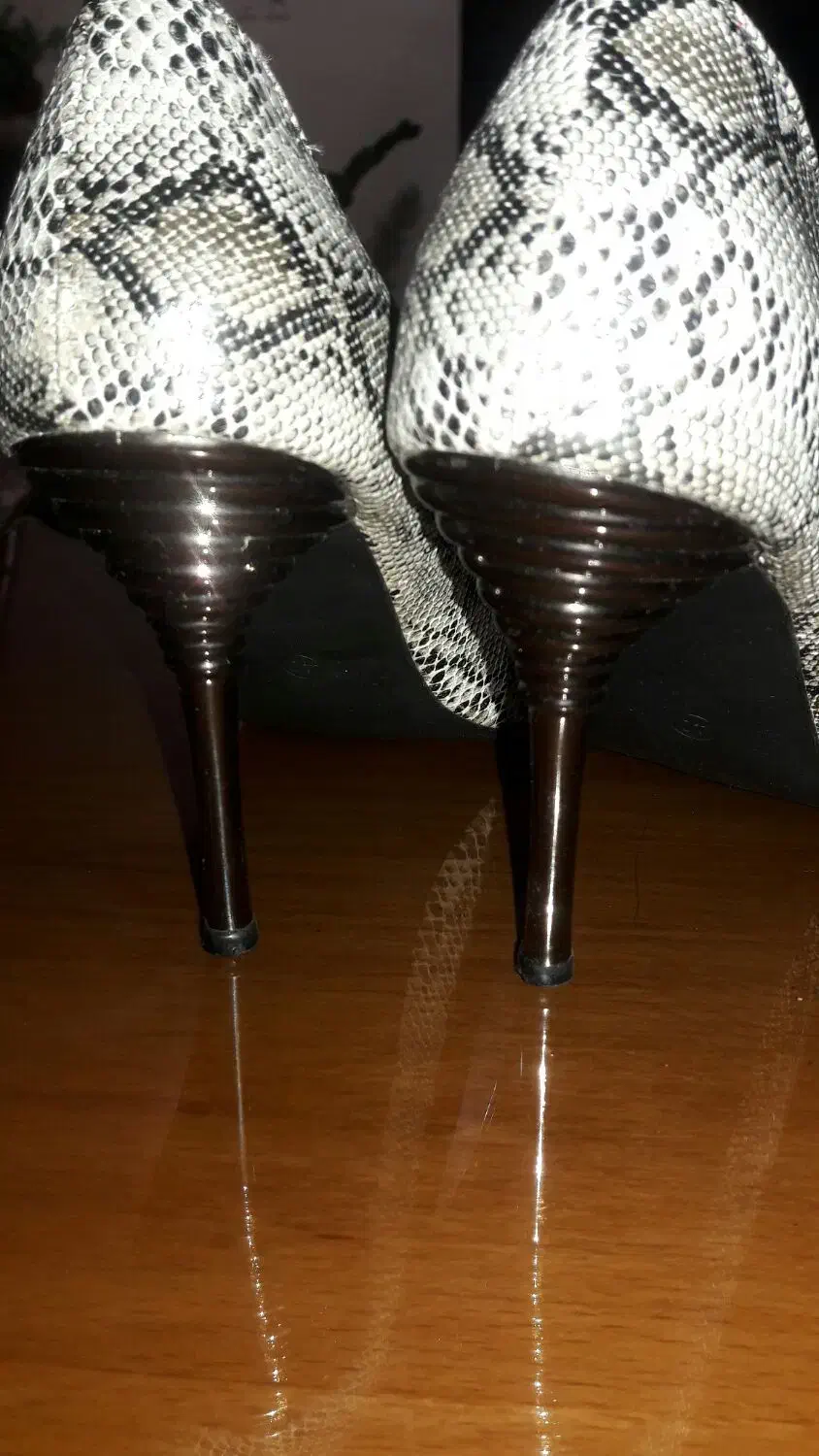 کفش مجلسی سایز ۳۹ خارجی طرح پوست ماری پاشنه بلند|کیف، کفش، کمربند|لنجان, |دیوار