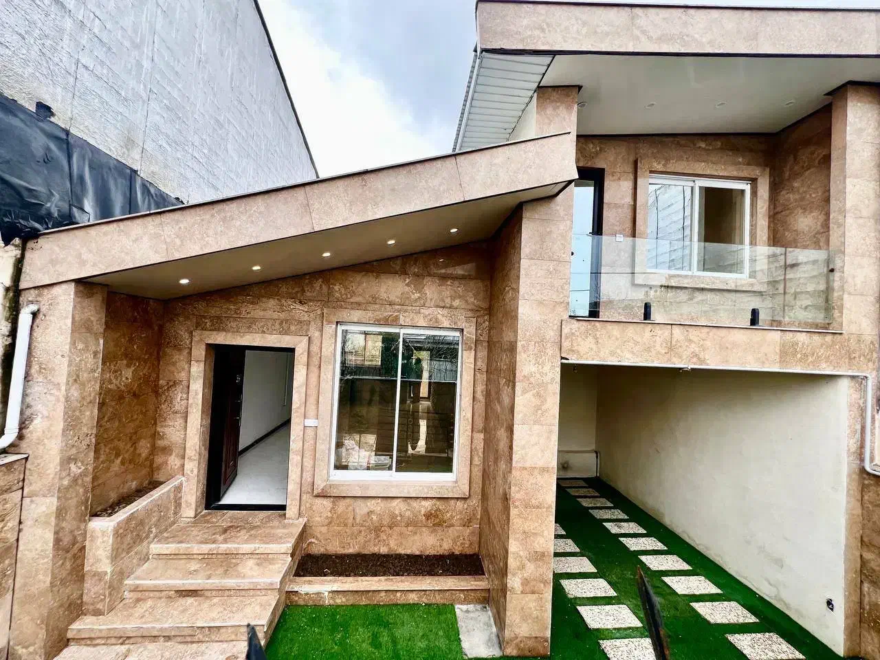 ویلا نیم پیلوت با نصبیجات|فروش خانه و ویلا|امامزاده عبدالله, |دیوار