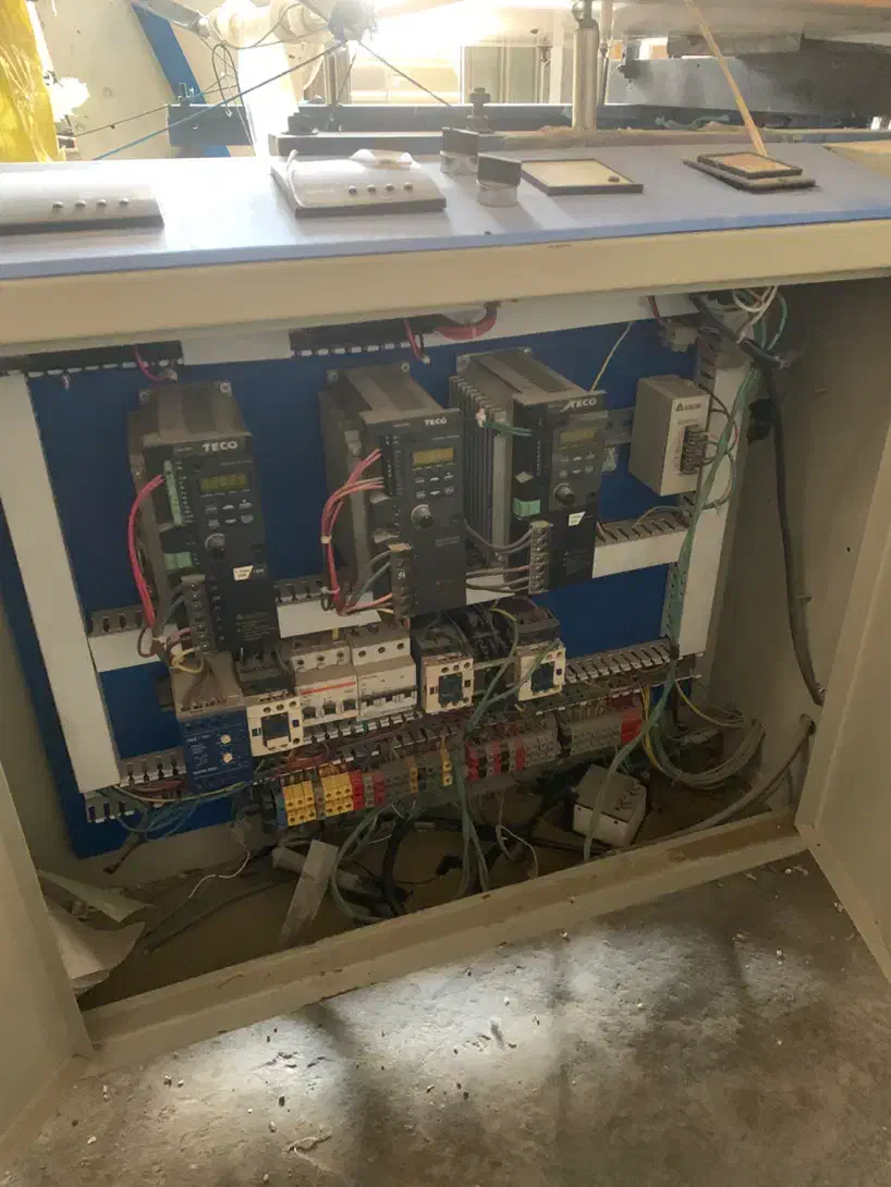 دوخت شهرستانی|ماشین‌آلات صنعتی|اصفهان, آبشار|دیوار